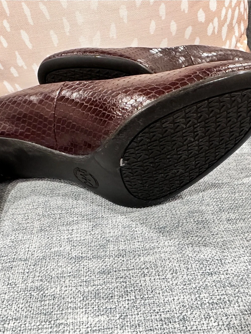 Michael Kors Women's Brown Croc-Embossed Pointed Pumps